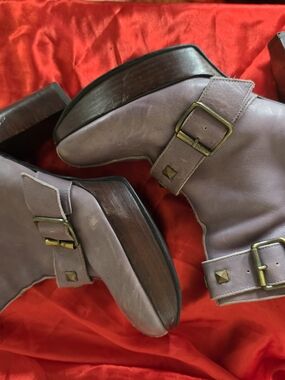 Fluevog Summertimes Dig: Lilac Women’s Lavender Leather Buckle Ankle Boots